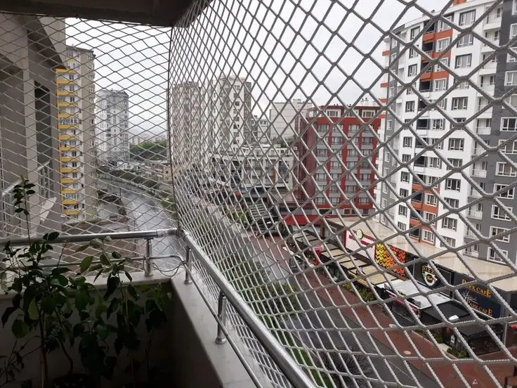 Pigeon net for balconies
